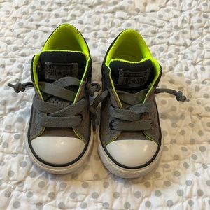 Little kid converses size 6 neon and grey